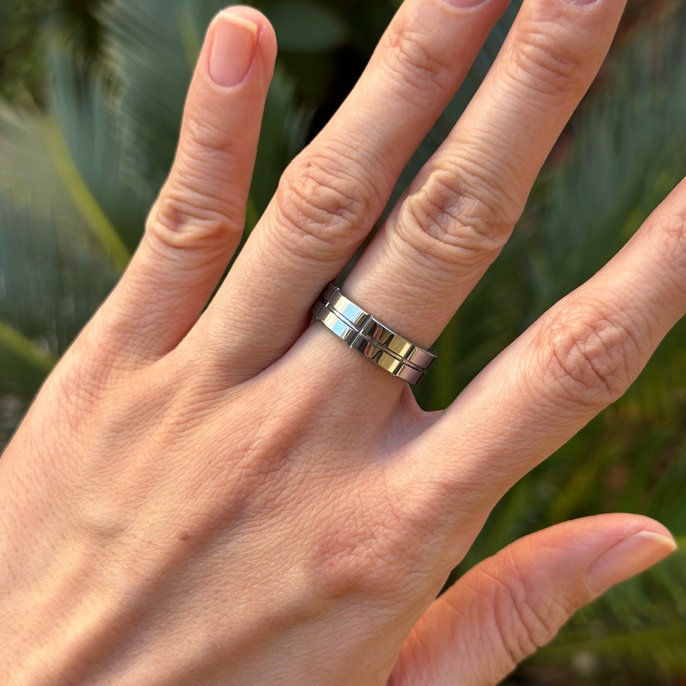 Real Tungsten Carbide ring with checkered design size 6